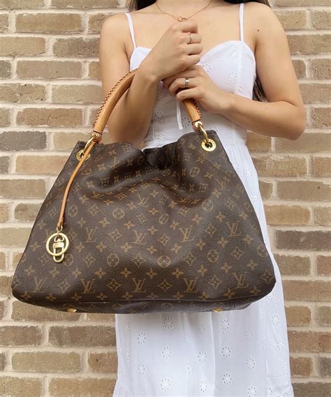 louis vuitton bag under 1000.